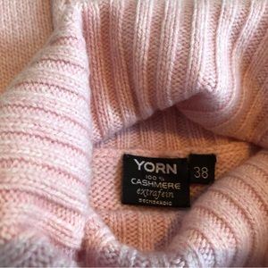 New 100 Cashmere sweaters Pink EU size 38 US size M- Offered for half price